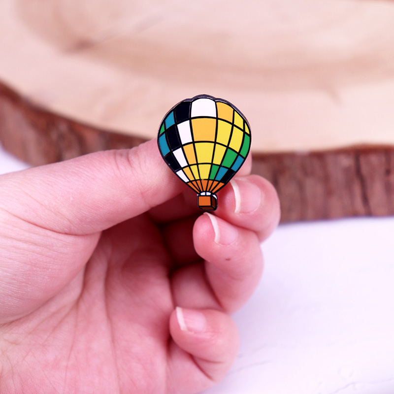 Broche en émail pour ballon à  - Embroidery Bali avis et prix