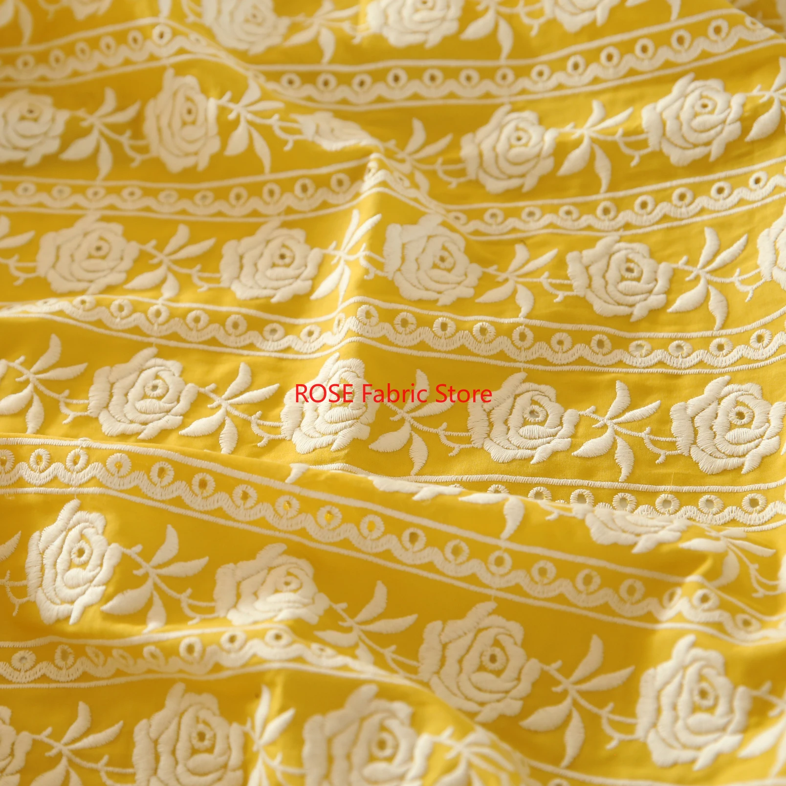 Tissu français en coton jaune  - Embroidery Yellow Dress avis et prix